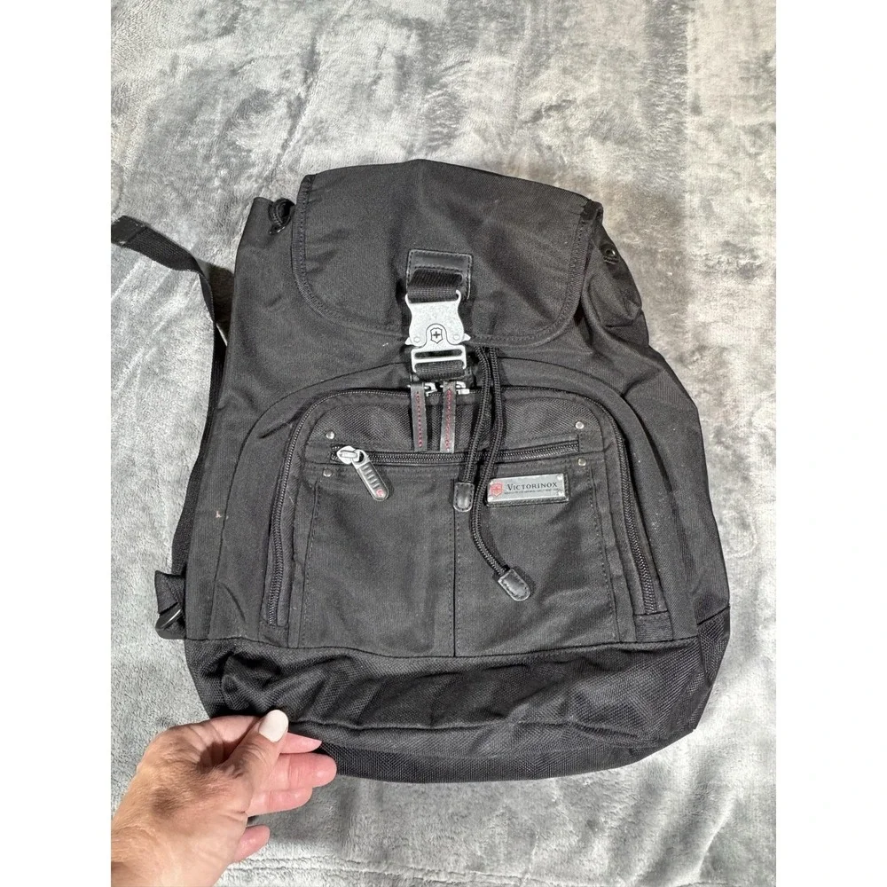 Victorinox Swiss Army Black 17